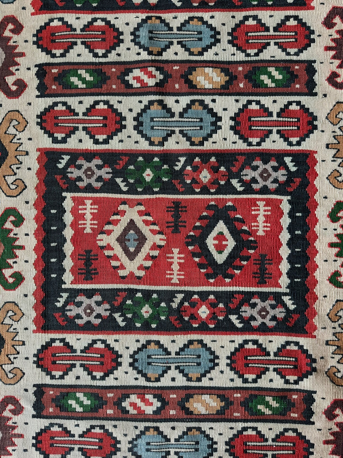 Antique Sarkoy Kilim – Handwoven Wool Kilim from Western Anatolia